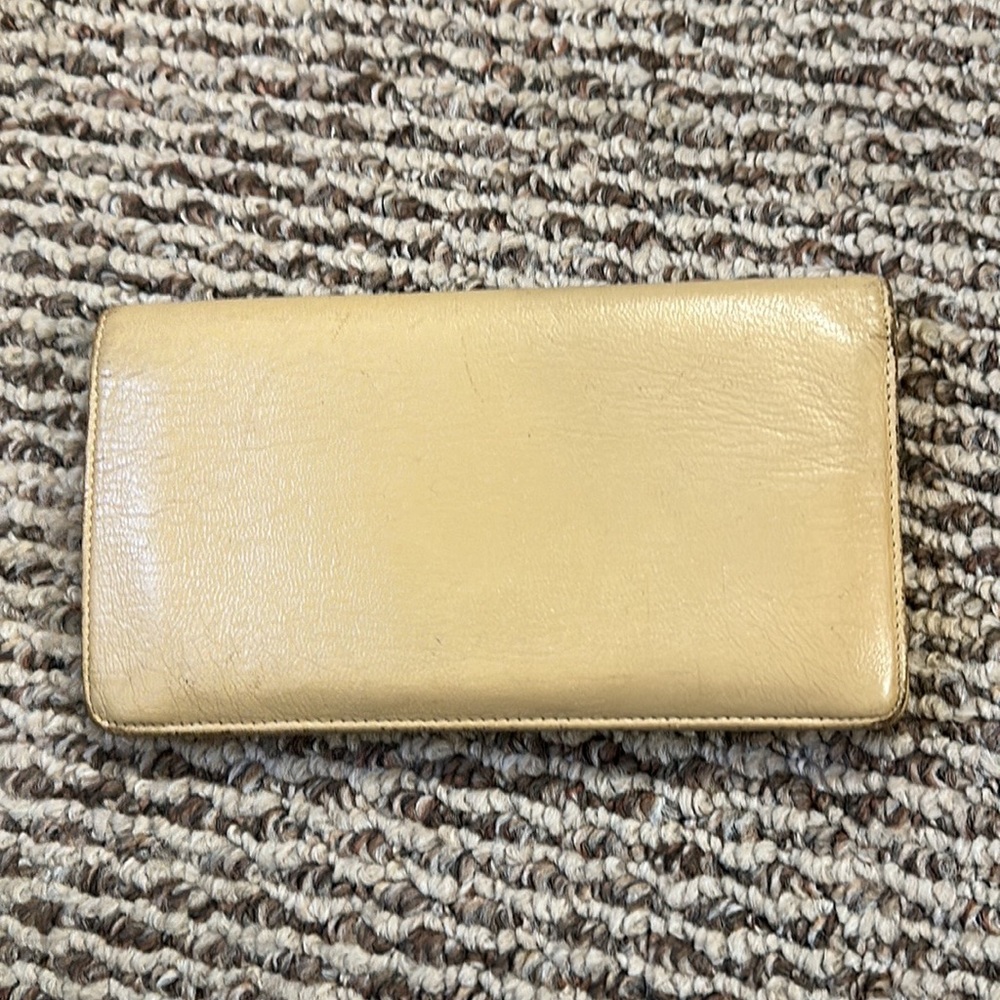 Chanel Bifold Wallet - Picture 4 of 17